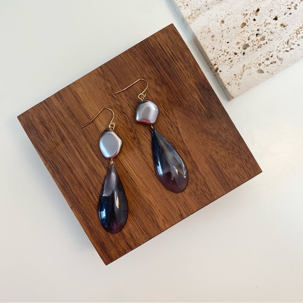 4/$15 Grey Blue Acrylic Stones Teardrop Earrings